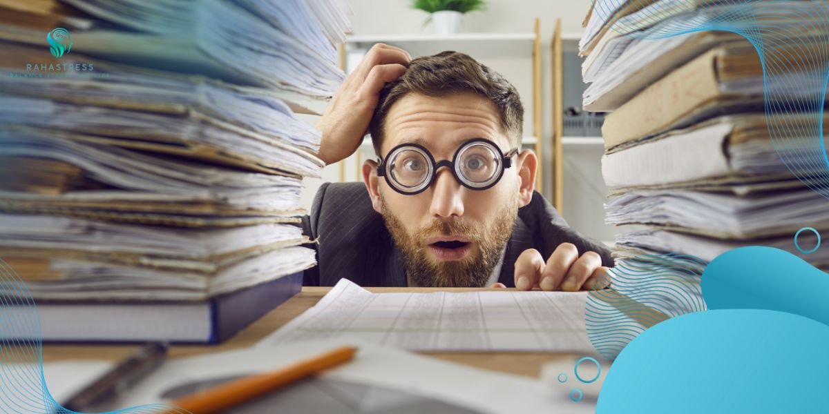 آیا باید از بارگذاری بیش از حد اطلاعات ترسید؟ 3 پیامدهای اضافه بار اطلاعاتی در کسبوکار